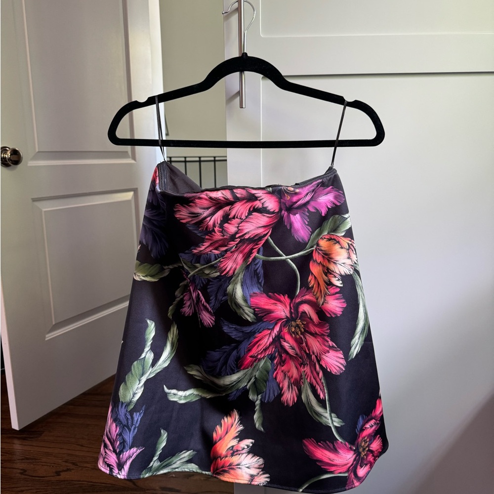 Cameo Floral Strapless Top